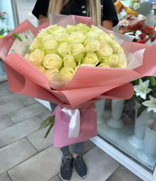 Букет из белых роз